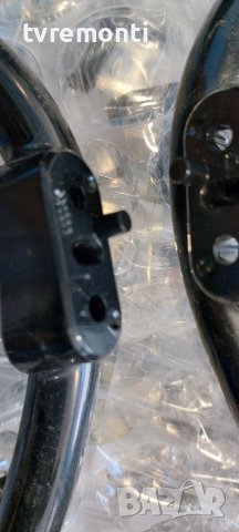 оригинална стойка за телевизор CHiQ модел L40H7LX, снимка 2 - Стойки, 3D очила, аксесоари - 37946574