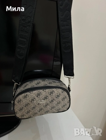 Чанта Guess , снимка 2 - Чанти - 51524632