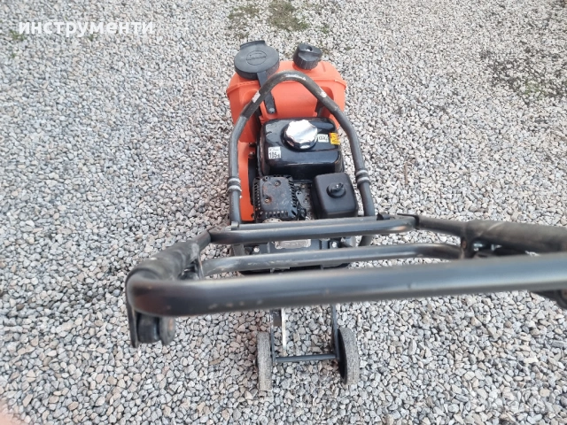 Husqvarna LF 75 - виброплоча четиритактова, снимка 4 - Други инструменти - 50413890