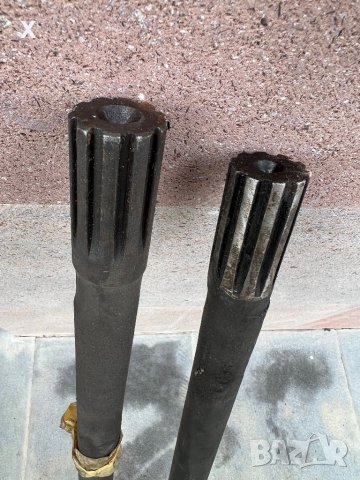 УАЗ полуоска задна къса нова СССР, снимка 2 - Части - 39292278