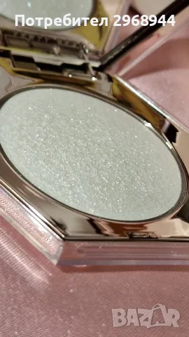 Хайлайтър за лице и тяло. Fenty Beauty By Rihanna Diamond Bomb All-Over Veil, снимка 9 - Декоративна козметика - 48420234