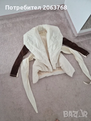 Бежово-бяло зимно яке