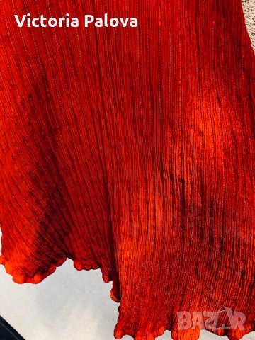 Интересна гофрирана рокля, снимка 3 - Рокли - 29064661