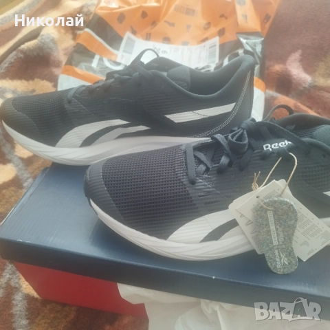 нови маратонки Reebok 45,5-30см