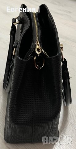 Дамска чанта, снимка 3 - Чанти - 43602232