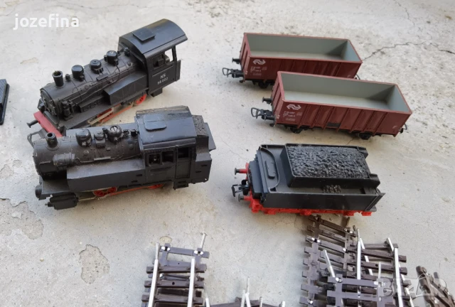 Ретро комплект Piko Junior H0 – локомотиви, вагони, релси и контролер, снимка 2 - Антикварни и старинни предмети - 50651207