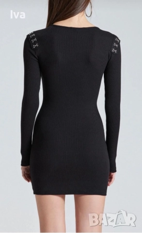 Черна еластична рокля с декоративни метални детайли, снимка 4 - Рокли - 52472130