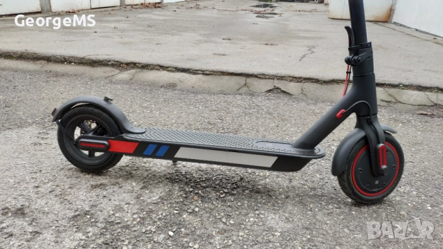 Тротинетка Xiaomi M365 Pro отключена/хак, снимка 3 - Скейтборд, ховърборд, уейвборд - 52899055