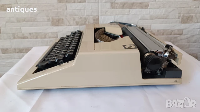 Стара пишеща машина Privileg 160 - Made in Germany, снимка 7 - Антикварни и старинни предмети - 50970535