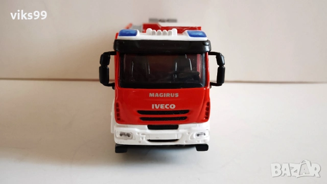 Iveco Magirus RW Feuerwehr Bburago - Мащаб 1:50, снимка 7 - Колекции - 53381625