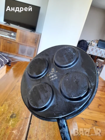 Стар Емайлиран тиган за яйца на очи, снимка 3 - Други ценни предмети - 50487406