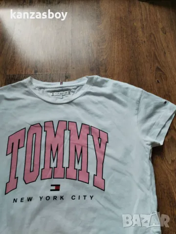 Tommy Hilfiger Contrast Varsity Logo - страхотна юношеска тениска 164см., снимка 5 - Детски тениски и потници - 50432679
