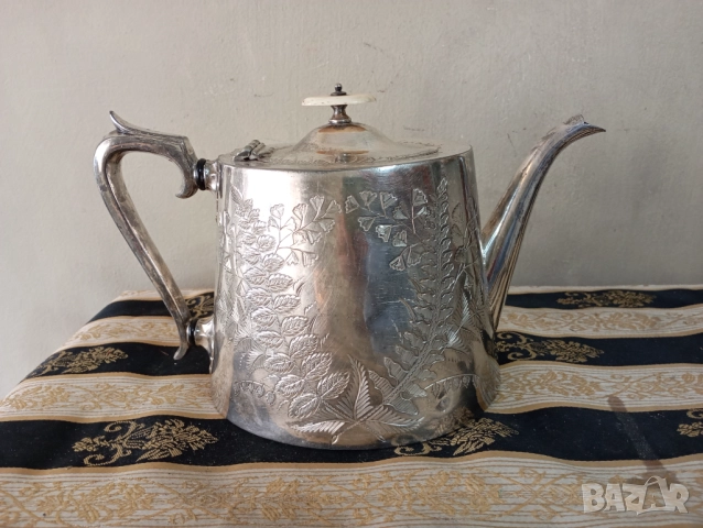 Стара посребрена кана за кафе,чай