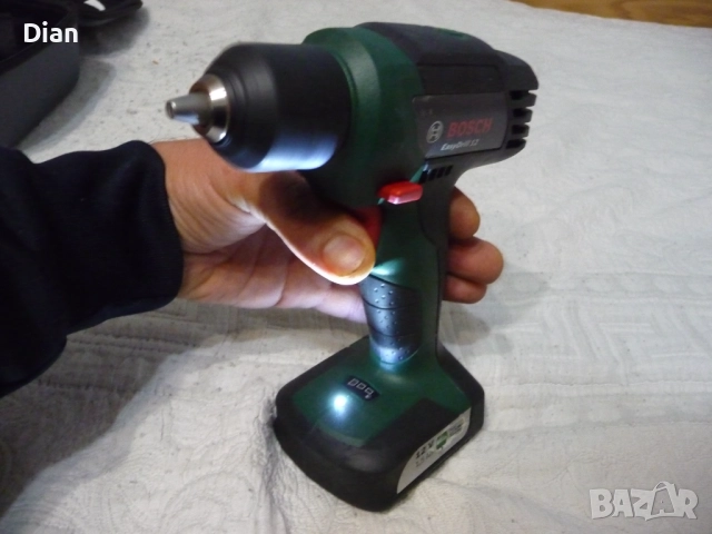 Винтоверт Bosch EasyDrill 12 с Li-Ion батерия , зарядно и чантичка., снимка 10 - Винтоверти - 51938379