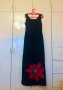  Дълга черна рокля с червено цвете, снимка 2