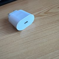 Зарядно за айфон 20W, снимка 1 - Аксесоари за Apple - 43910341