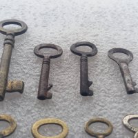 Антикварни бронзови ключове 9 броя, снимка 3 - Антикварни и старинни предмети - 28207812
