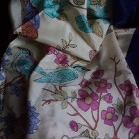 Уникален голям копринен шал, снимка 4 - Шалове - 38932310