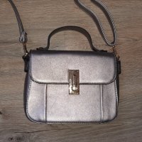 Нова дамска чанта, снимка 5 - Чанти - 33093936