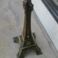 Сувенир на Айфеловата кула 1, снимка 1 - Други ценни предмети - 37029983