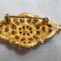 Стара позлатена брошка, снимка 2 - Антикварни и старинни предмети - 44016105