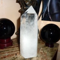 Планински кристал обелиск 1.9кг 23см подходящ за подарък, снимка 5 - Други ценни предмети - 43341684