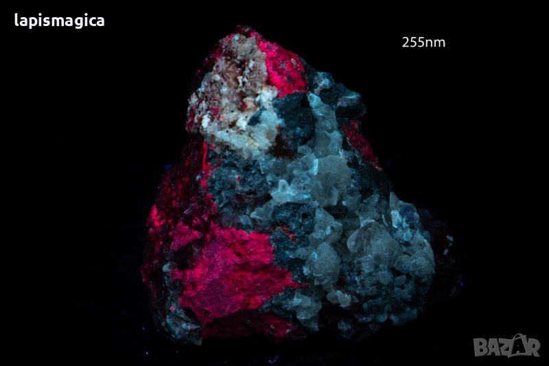 Друза от флуоресцентен церусит и барит 107g, снимка 1