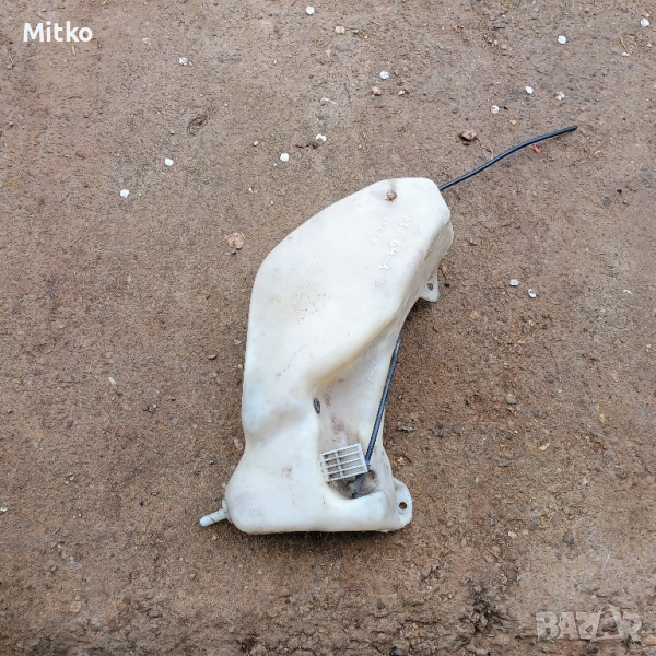 Казанче Чистачки - Стъкло Миещо За Ауди 80 Б4 Седан / Audi 80 B4 Sedan, снимка 1