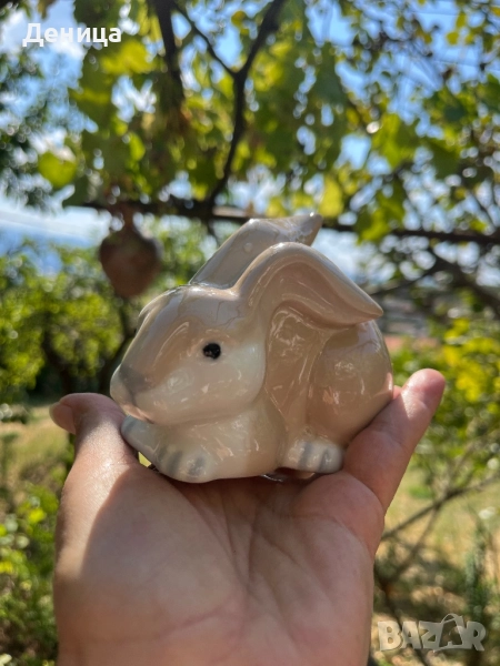 Страхотна муцунка🫶 Порцеланово зайче Липсва маркировка Размери-13/9 см Цена-30 лв, снимка 1