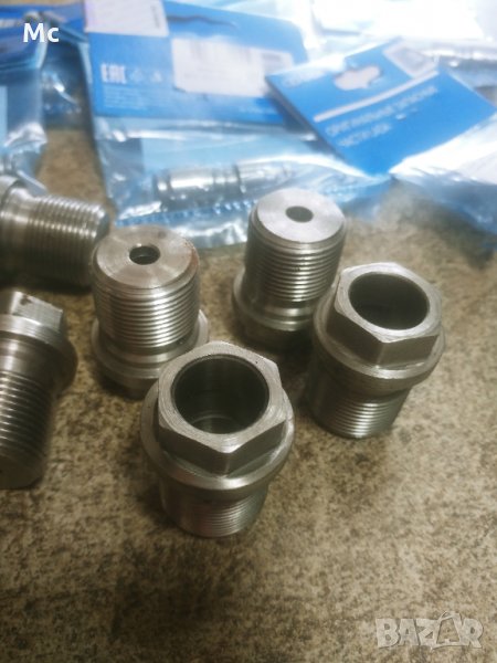 Повдигачи кобилици хидравлични комплект Лада Нива, снимка 1