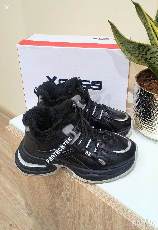 Черни светлоотразителни маратонки с пух и платформа 39 номер / кафяви обувки естествена кожа , снимка 1