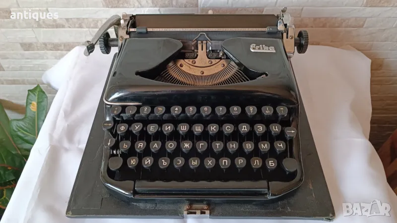 Стара пишеща машина Erika 11 - Made in Germany - 1955 годинаСтара пишеща машина Erika 11 - Made in G, снимка 1