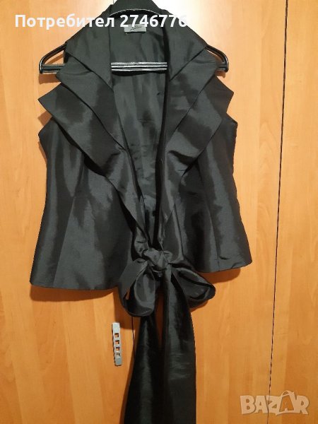 ЛИКВИДА XL-2XL  Маркова черна риза от сатен без рък с уникална яка и широки колани за връз.на кръста, снимка 1