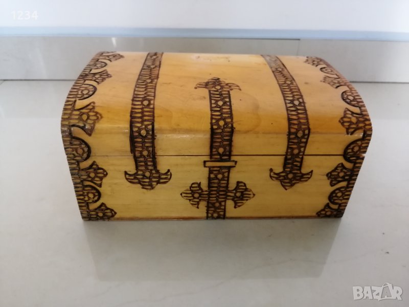 Дървена кутия 19 x 13.5 h 9 cm. , снимка 1
