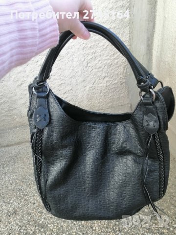 Нова чанта удобна 