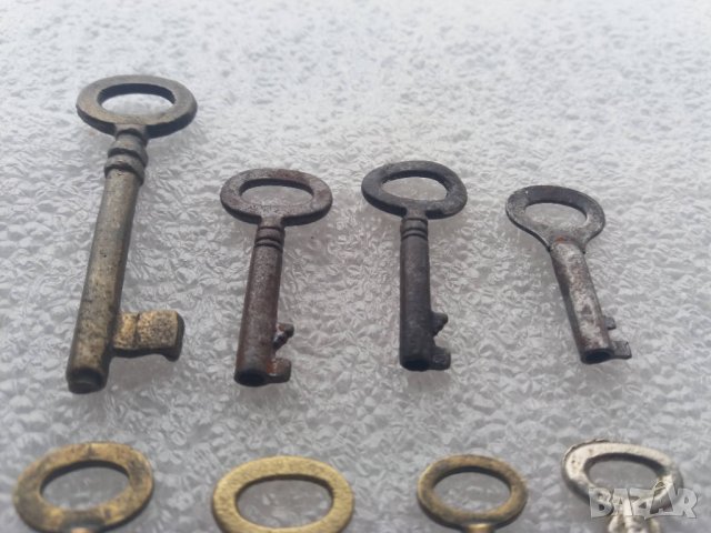 Антикварни бронзови ключове 9 броя, снимка 3 - Антикварни и старинни предмети - 28207812