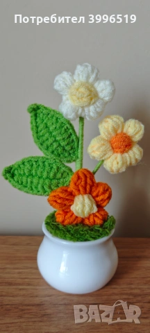 Ръчно плетени цветя в малка саксийка , снимка 2 - Декорация за дома - 53105171