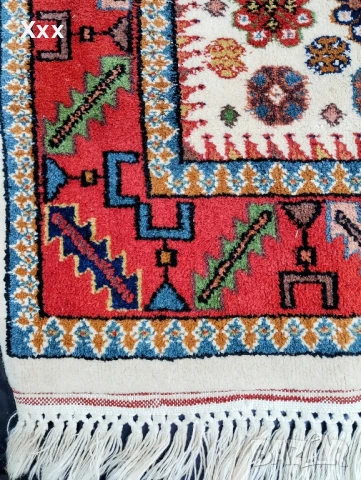 Ръчно тъкан вълнен килим.Произход Иран.Антика за ценители., снимка 4 - Килими - 50664154