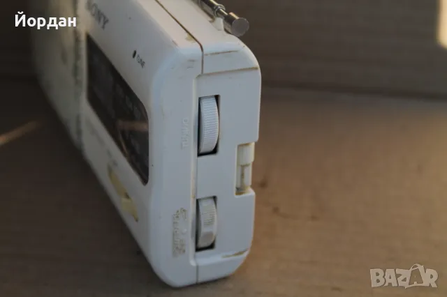 Радио ''Sony ICF-380'' , снимка 5 - Радиокасетофони, транзистори - 49404895
