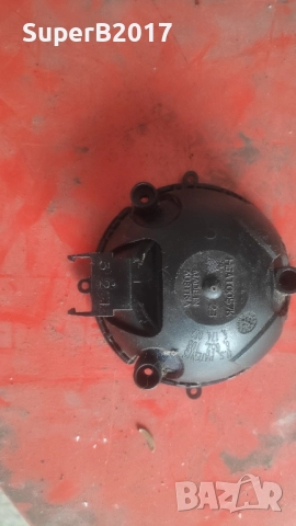 Продавам - моторче дясно огледало за Форд Фиеста, снимка 2 - Части - 52161933