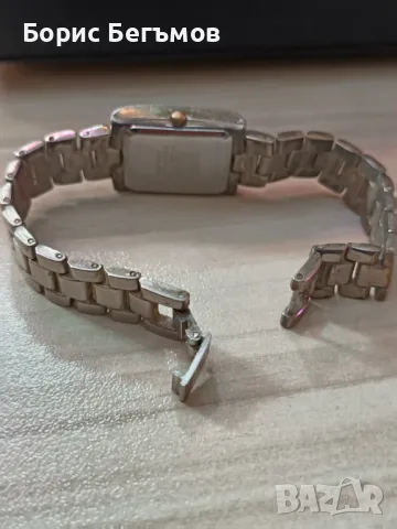 Дамски часовник Q&Q, снимка 4 - Дамски - 49960094