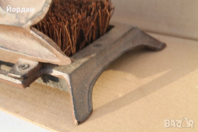 Четка за почистване на обувки с чугунена стойка, снимка 9 - Други ценни предмети - 43895938