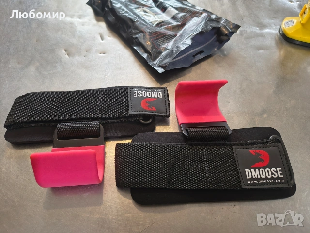 Куки за вдигане на тежести DMoose (чифт), каишки за китка с ръкохватка за мъртва тяга