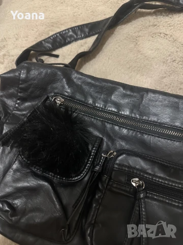 Дамска чанта с пух, снимка 3 - Чанти - 51034637