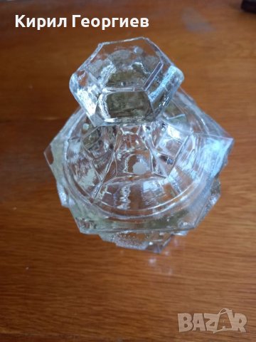 Стъклена захарница-бонбониера с капак, снимка 1 - Кутии за храна - 40166193