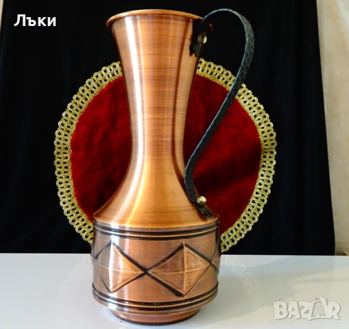 Медна кана за вино 2 л.,чиста мед,релеф. 