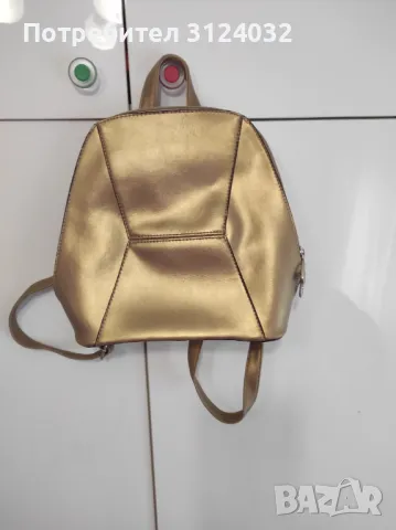 Продавам дамска раница 