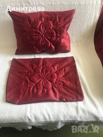 Декоративни възглавници с пълнеж - капотонирани и плюшени, снимка 3 - Декорация за дома - 36393333