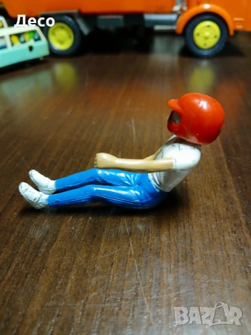 Стара гумена фигурка Пилот на картинг., снимка 4 - Колекции - 50851944