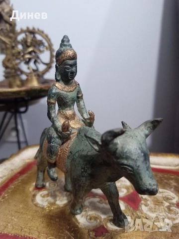 Бог Шива и свещеният бик Нанди